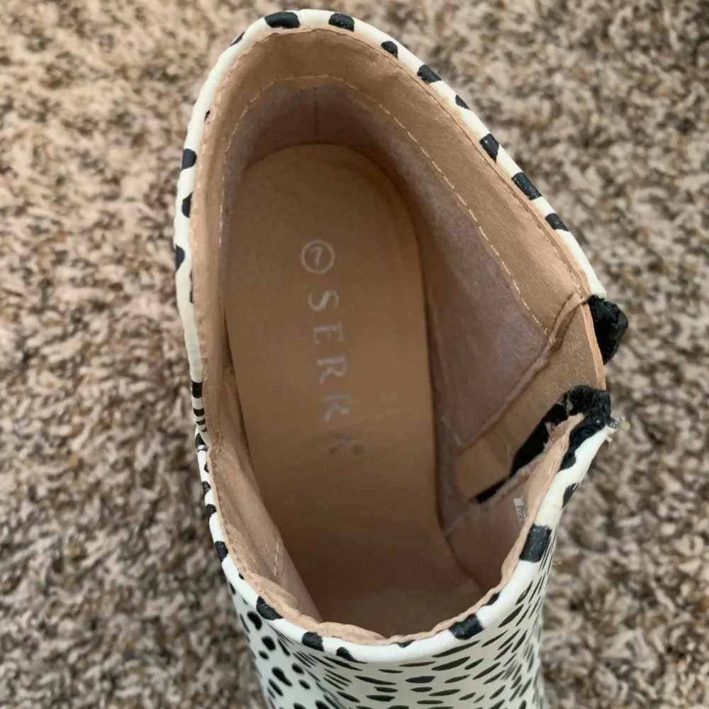 Booties - Picture 4 of 5